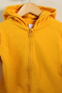 Gilet zippé a capuche 2