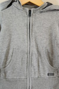 Gilet zippé à capuche 2