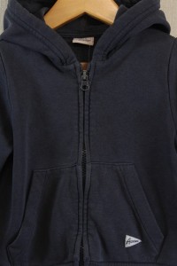 Gilet zippé à capuche 2