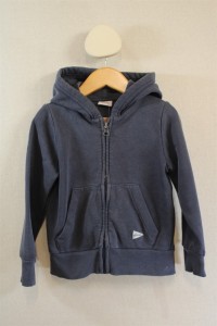 Gilet zippé à capuche